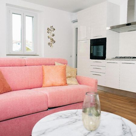 Lora Diamond Suite ,Free Parking, Self Check In,3 Como Zewnętrze zdjęcie