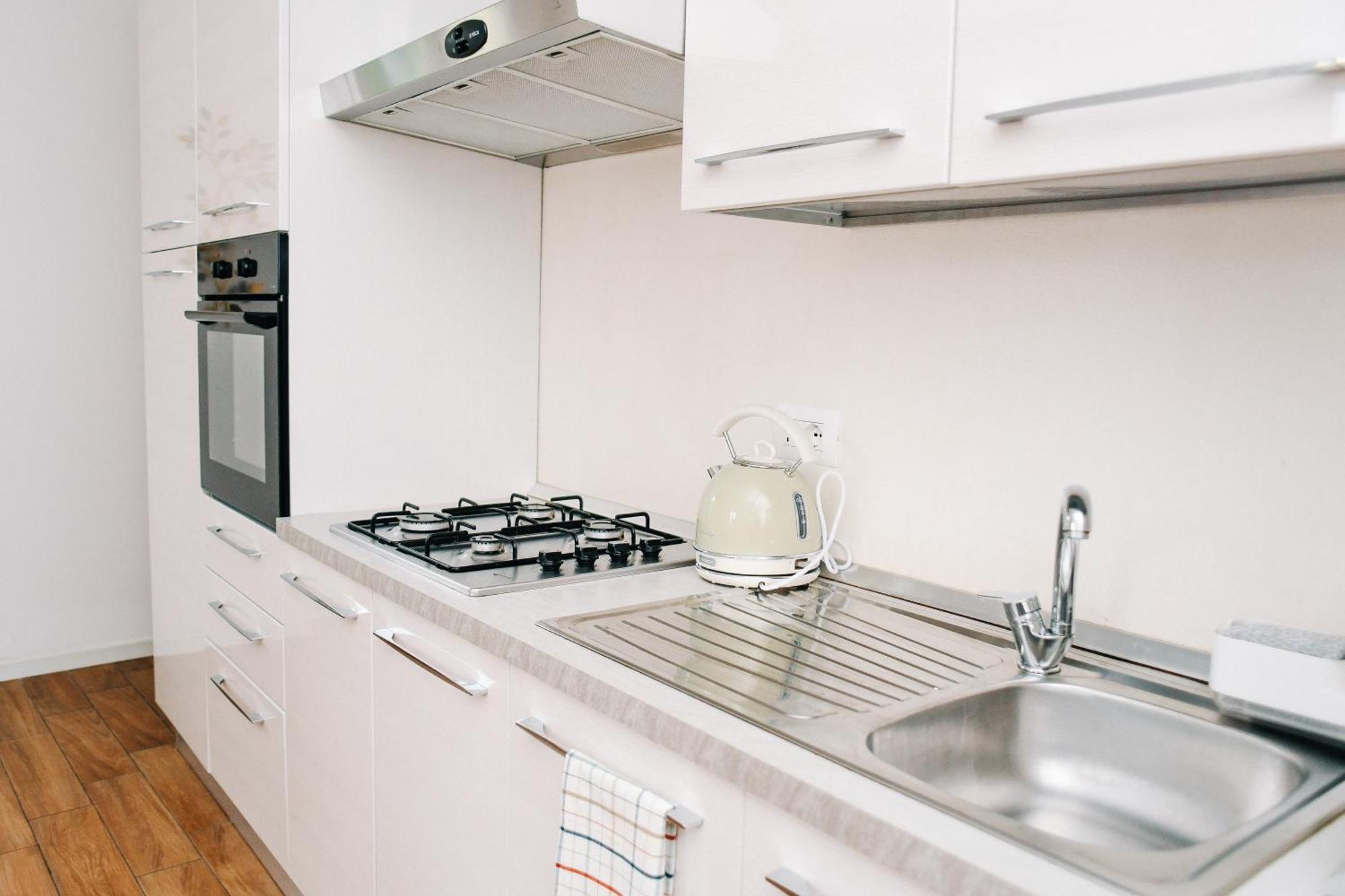 Lora Diamond Suite ,Free Parking, Self Check In,3 Como Zewnętrze zdjęcie