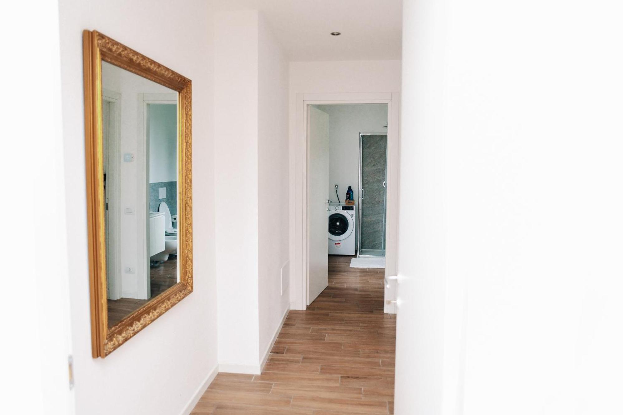 Lora Diamond Suite ,Free Parking, Self Check In,3 Como Zewnętrze zdjęcie