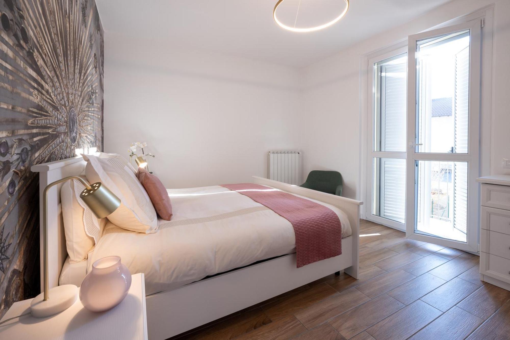 Lora Diamond Suite ,Free Parking, Self Check In,3 Como Zewnętrze zdjęcie