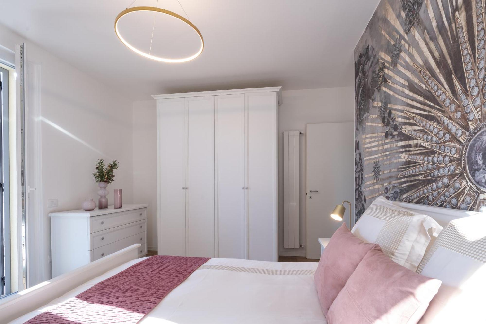 Lora Diamond Suite ,Free Parking, Self Check In,3 Como Zewnętrze zdjęcie