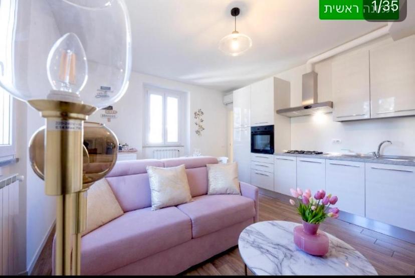 Lora Diamond Suite ,Free Parking, Self Check In,3 Como Zewnętrze zdjęcie